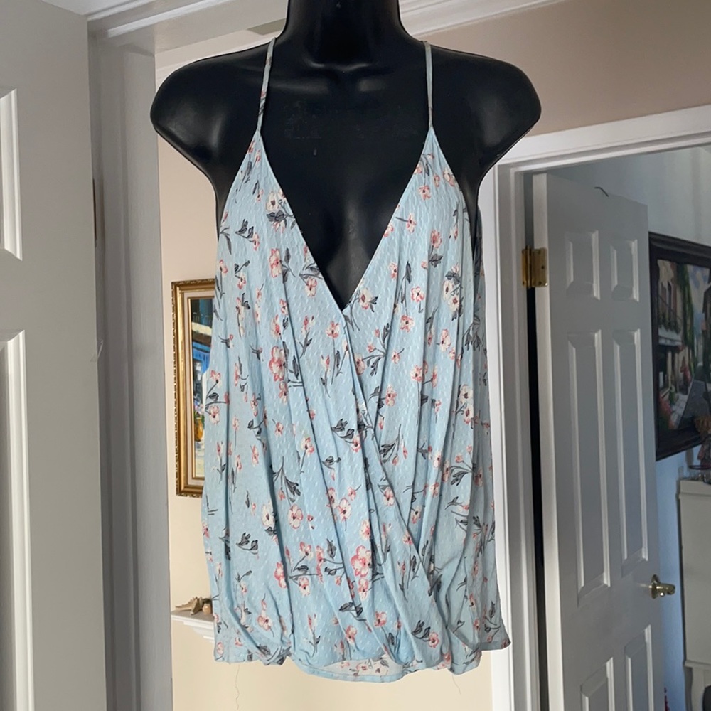 Lush Brand ( Nordstroms) Light Bl Floral top Small